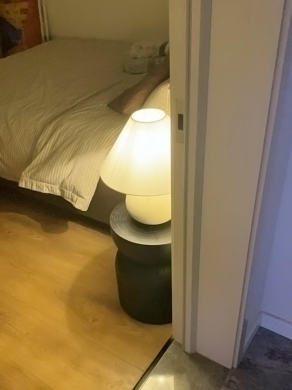 Domino Minimalist Tischleuchte aus Holz