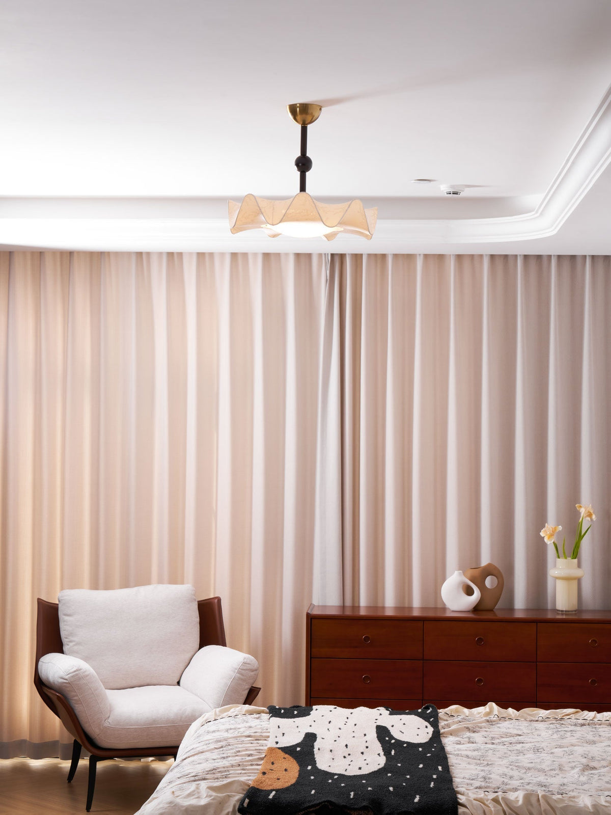 Avlorus traditionelle Premium-Eleganz Deckenleuchte aus Holz und Stoff