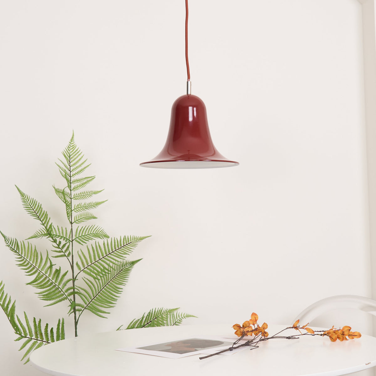 Nevin Minimalistische Pendelleuchte mit Glocken-Lampenschirm