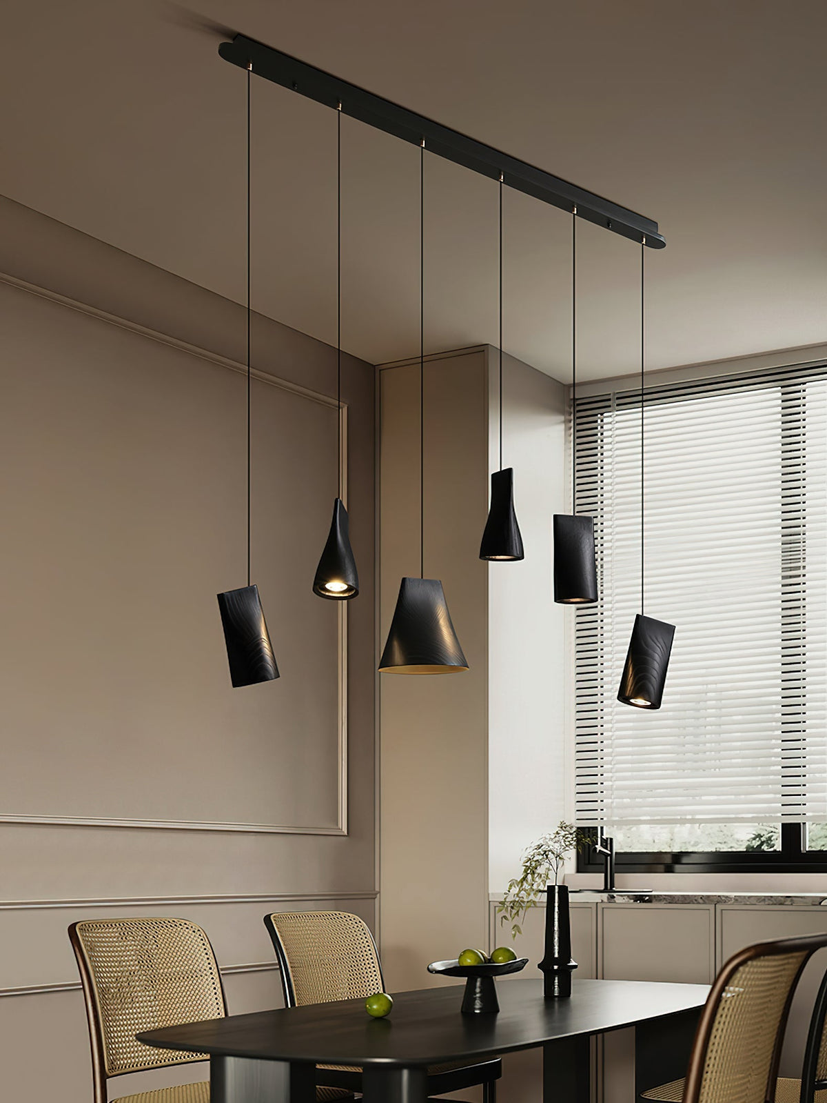 Ivarara asymmetrische Pendelleuchte aus Holz