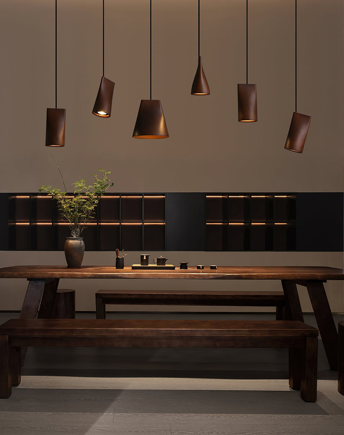 Ivarara asymmetrische Pendelleuchte aus Holz