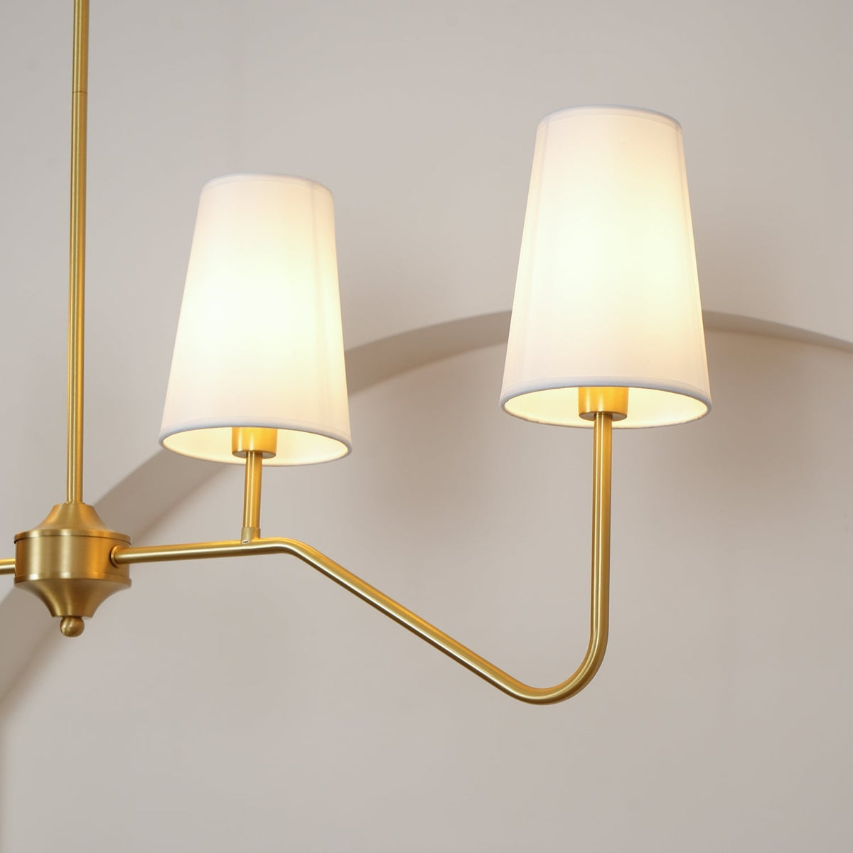 Oriinissa Kronleuchter Messing gebogen Beige linear