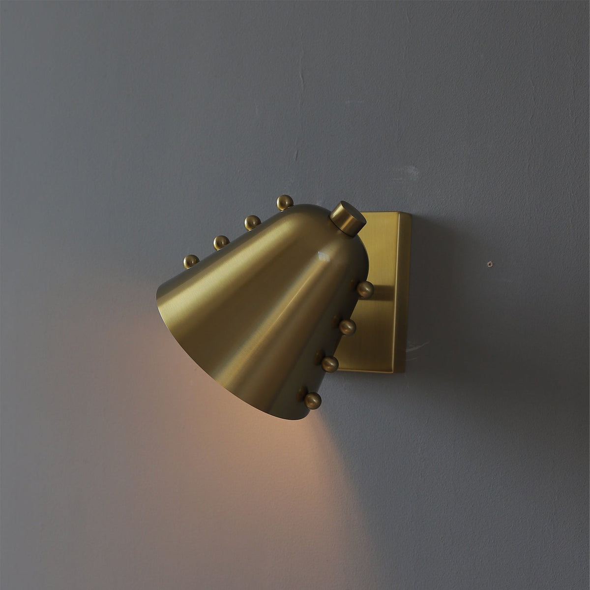 Bespoke Wandleuchte