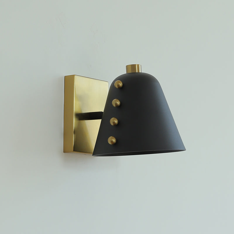 Bespoke Wandleuchte