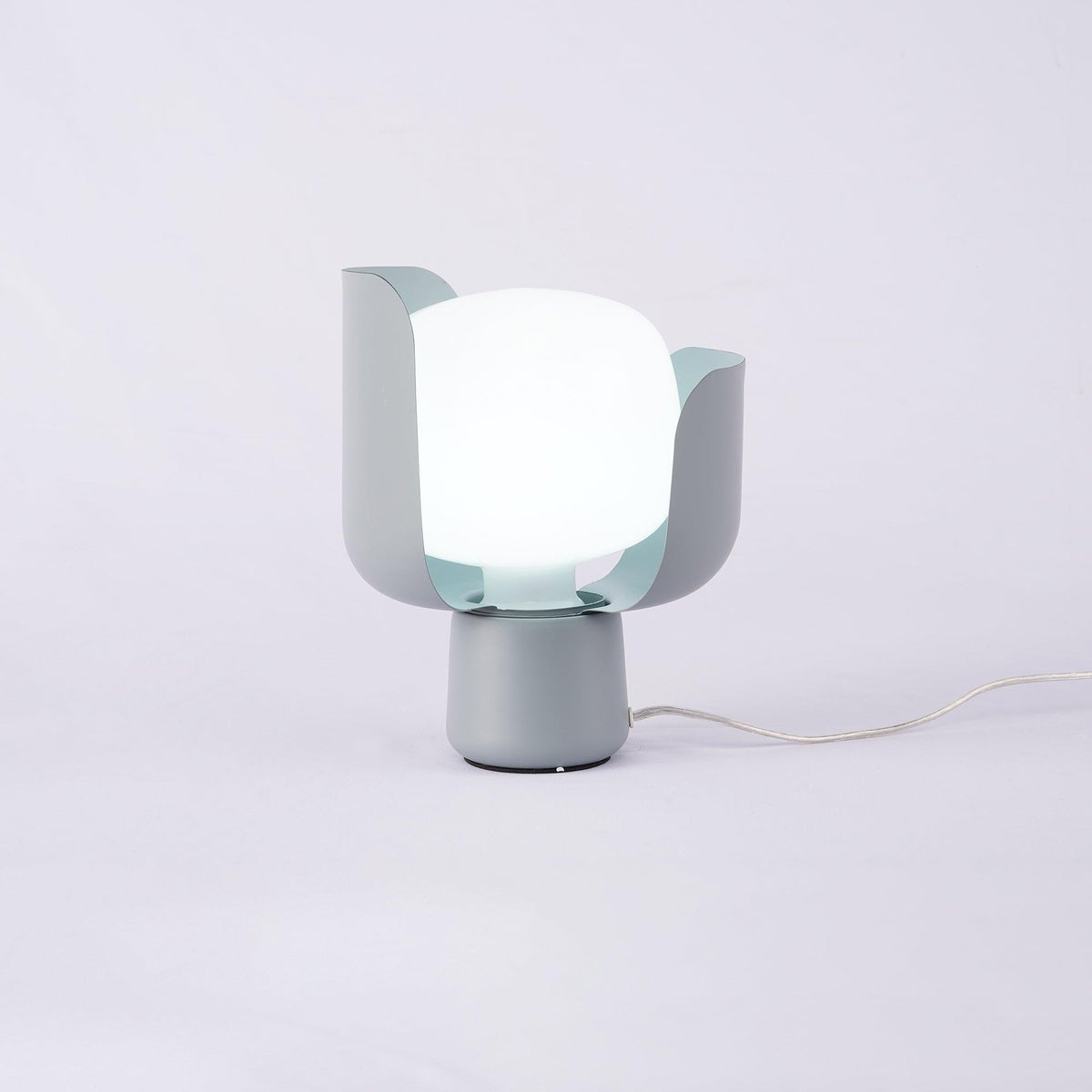 Zuri Kunststoff Minimalistische Tischleuchte