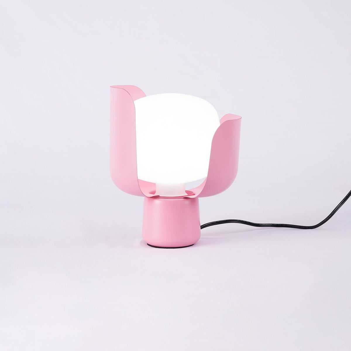 Zuri Kunststoff Minimalistische Tischleuchte