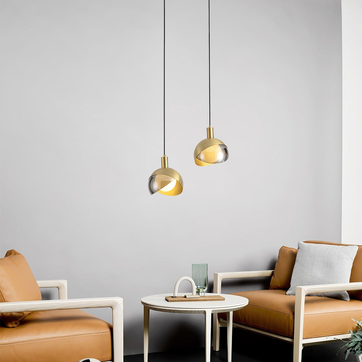 Noveny Pendelleuchte aus Messing mit Glas in Halbkugel-Form, Kugelform, Mid-Century-Stil