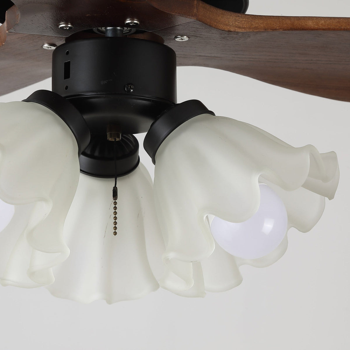 Novrik Deckenventilator mit Beleuchtung
