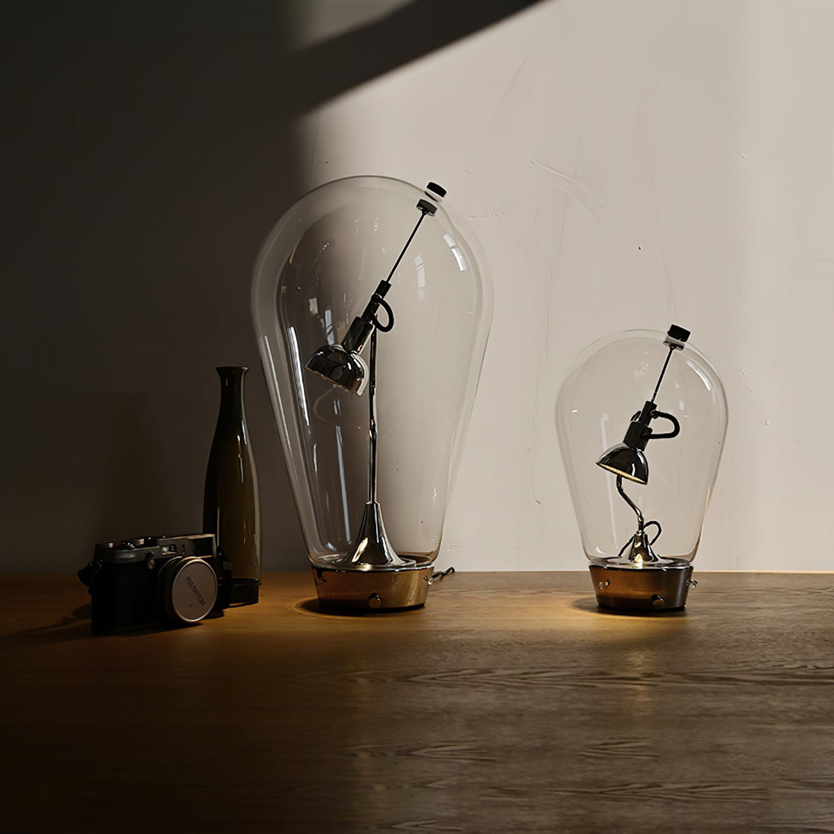 Veroce Glas-Industrie-Tischleuchte