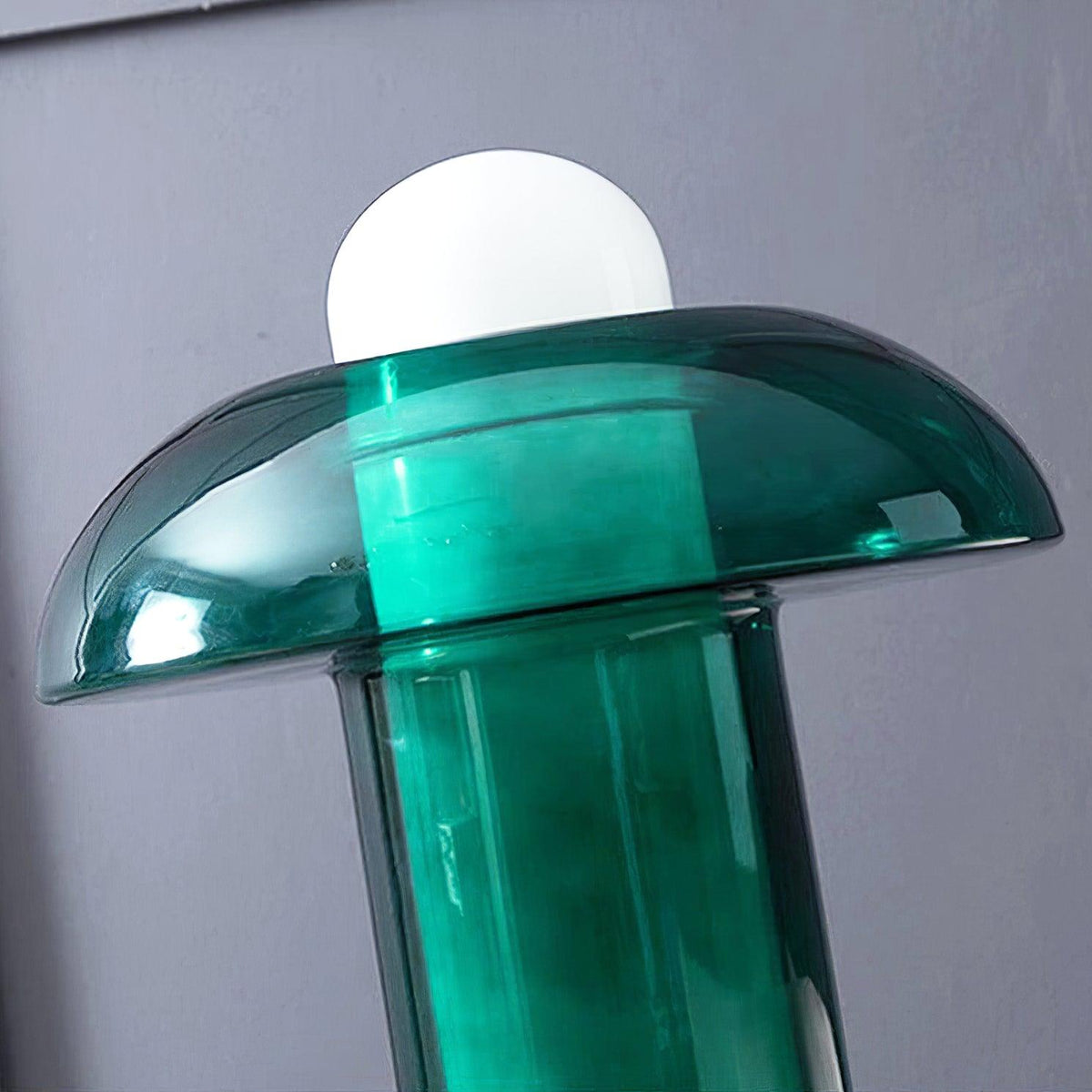 Navlen Tischleuchte aus grünem Glas