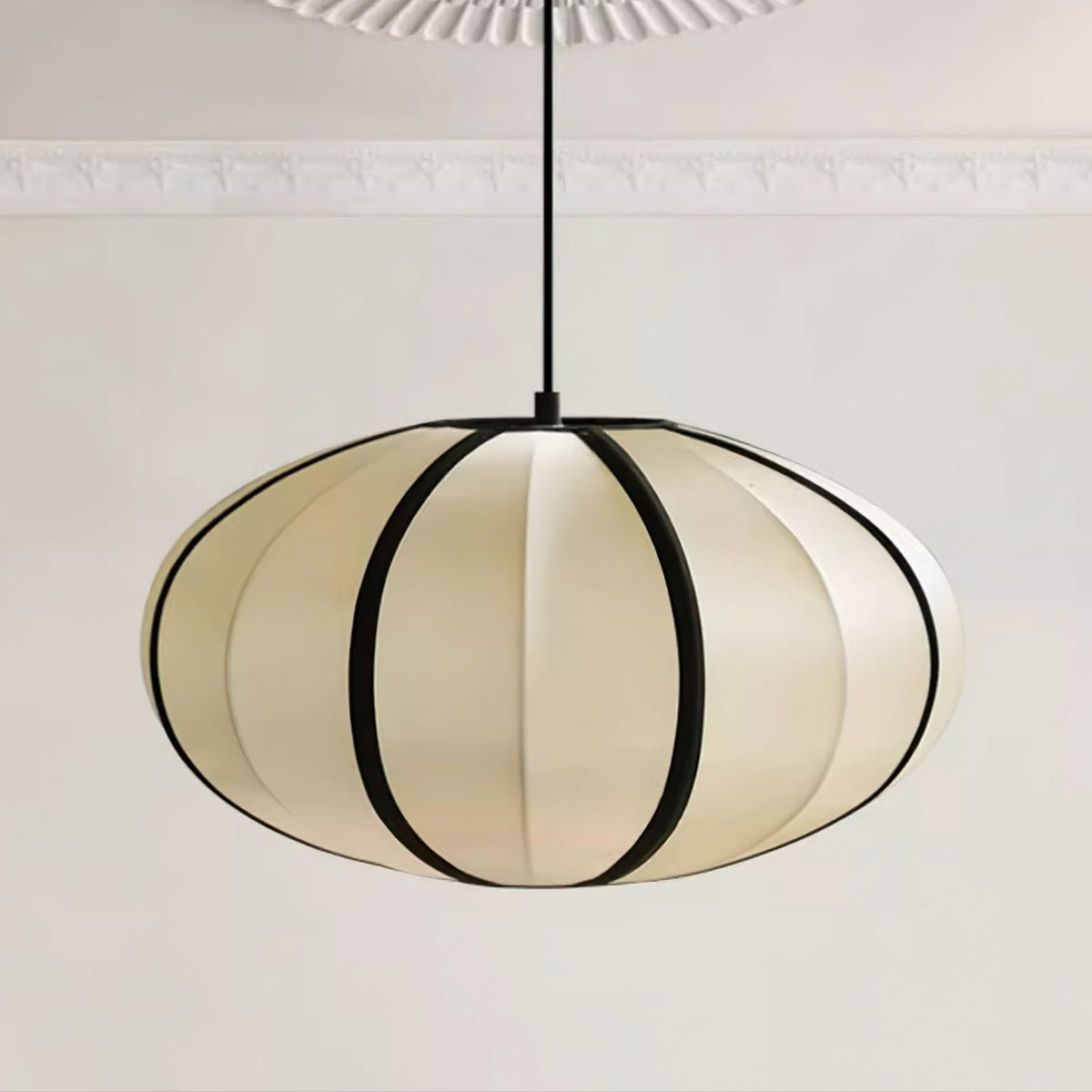 Inez Stoff futuristische Pendelleuchte