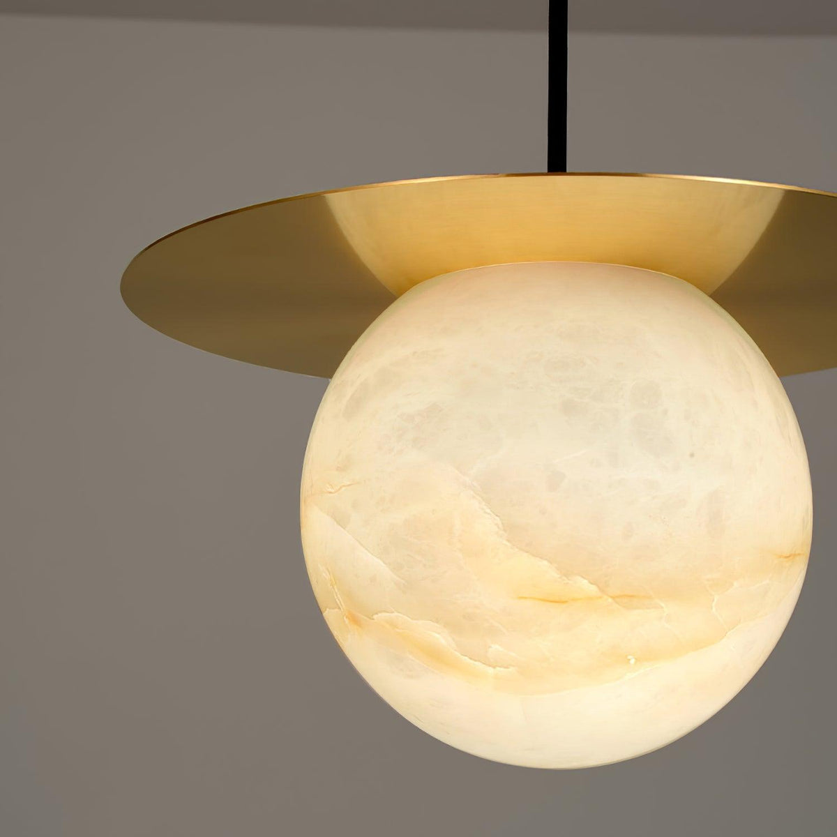 Velar Pendelleuchte aus Alabaster in Kugel