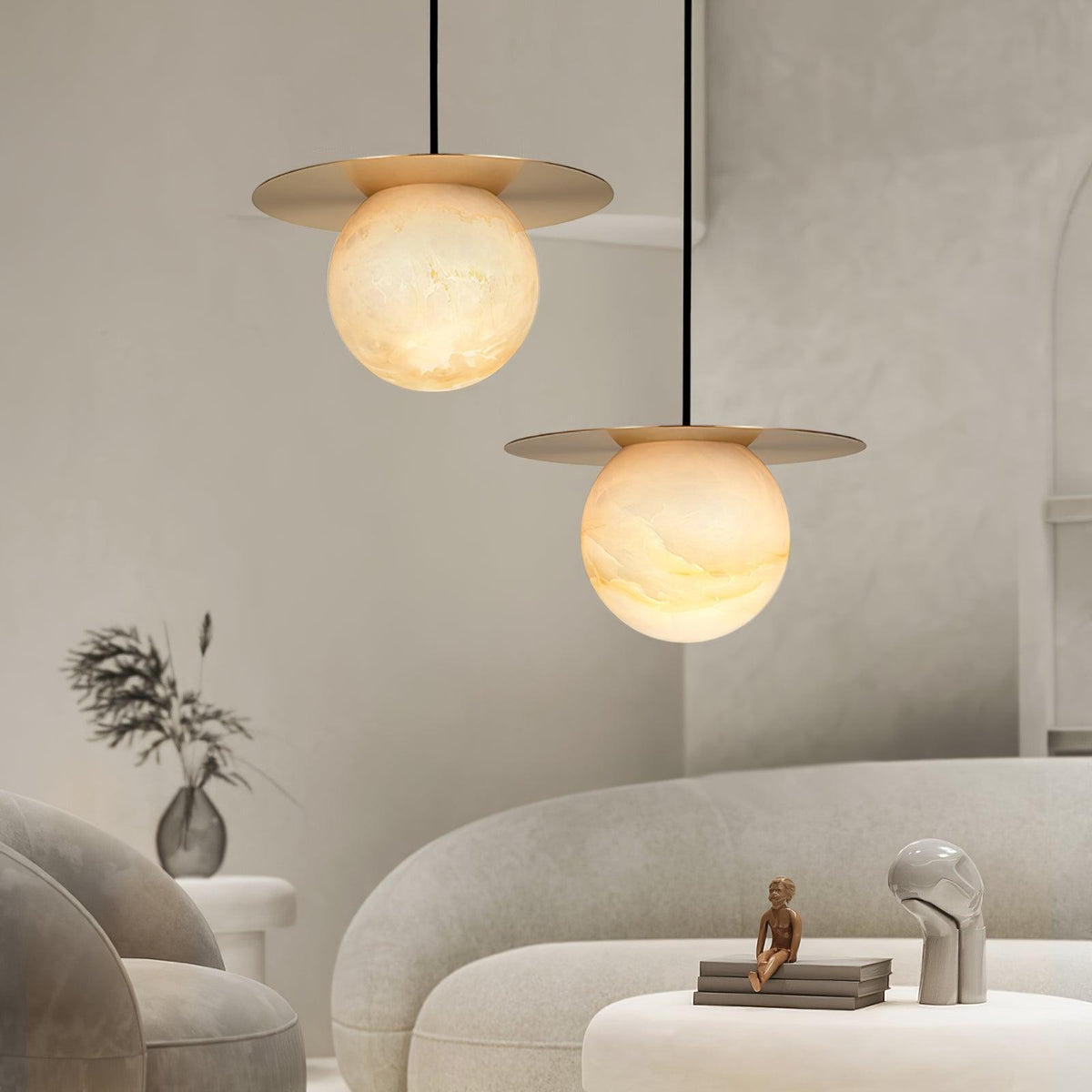Velar Pendelleuchte aus Alabaster in Kugel