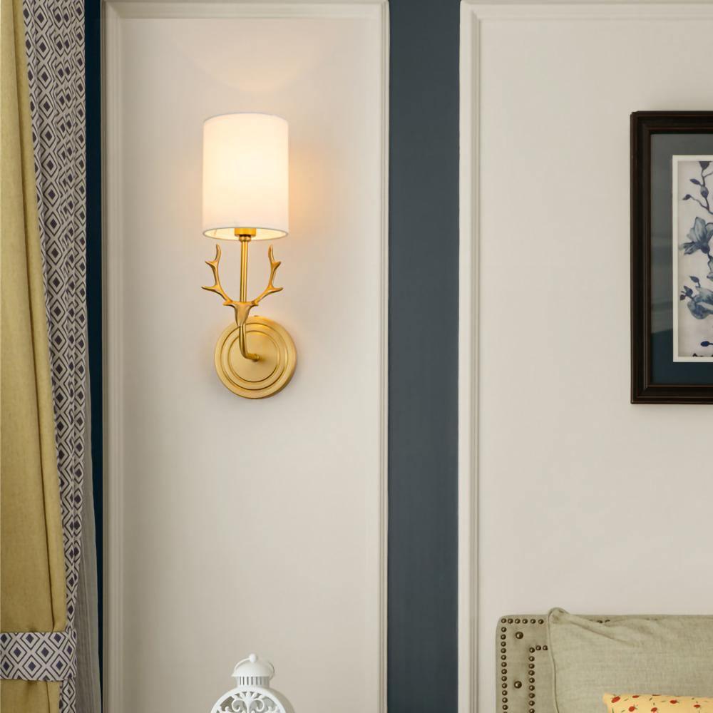 Auriviella Elegance Hirschkopf-Wandleuchte aus Messing