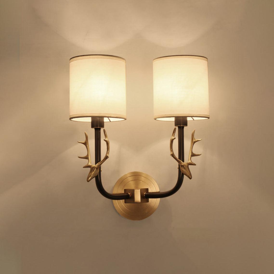 Auriviella Elegance Hirschkopf-Wandleuchte aus Messing