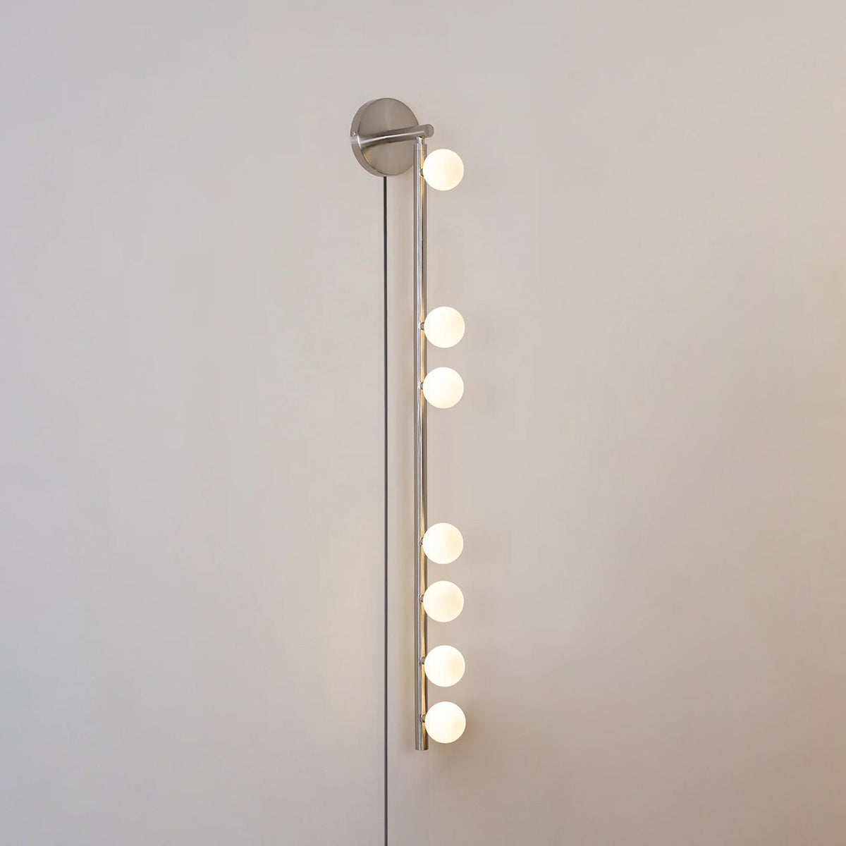 Pamela Röhren-Wandleuchte aus Messing und Glas mit Stecker