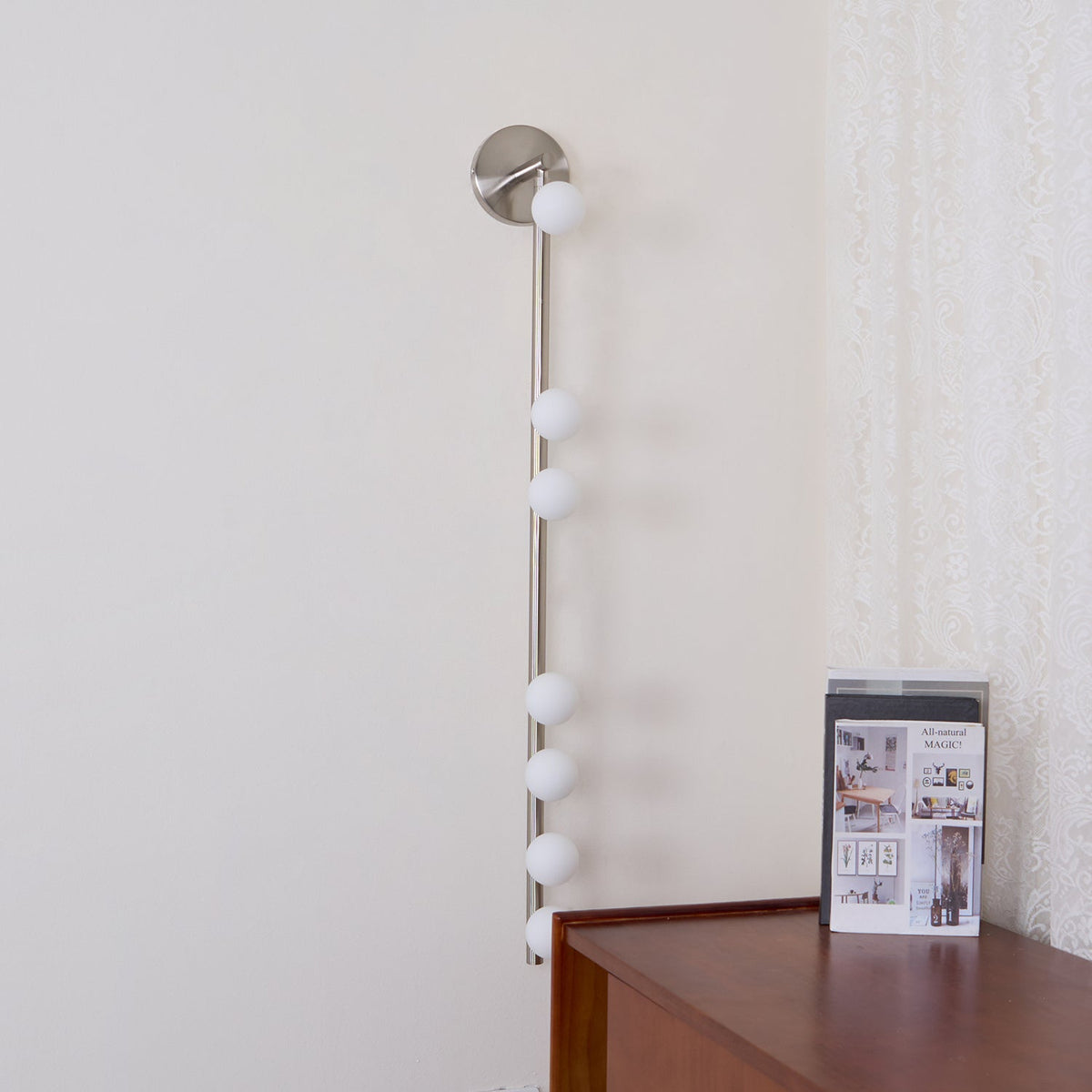 Rory zeitgenössische minimalistische Röhren-Wandleuchte aus Messing und Glas