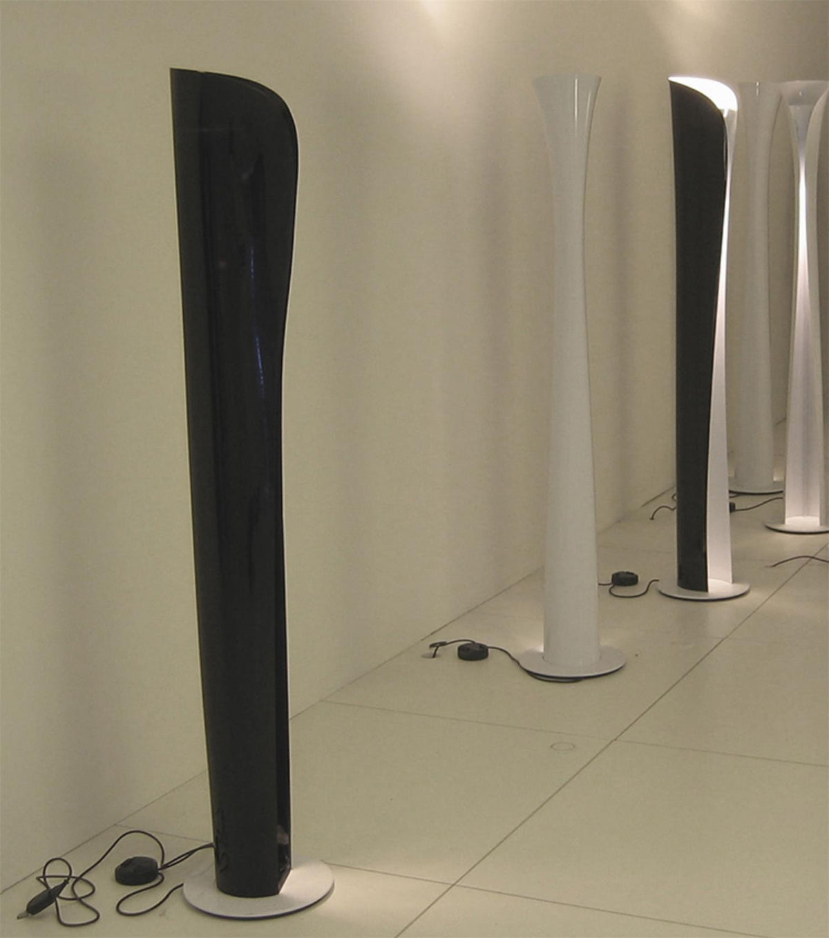 Cirvel Aluminium futuristische Stehleuchte