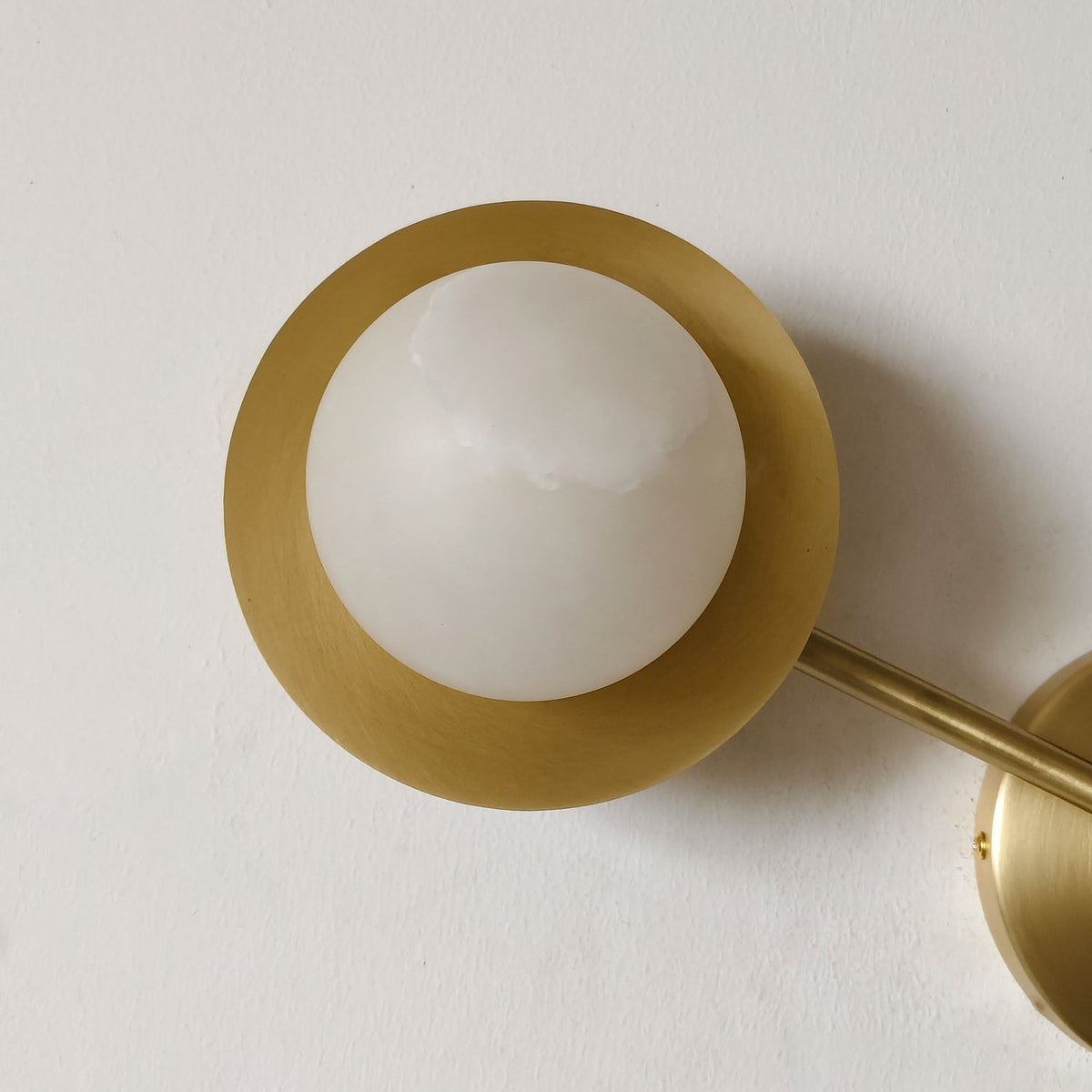 Eiralenne Alabaster-Wandleuchte