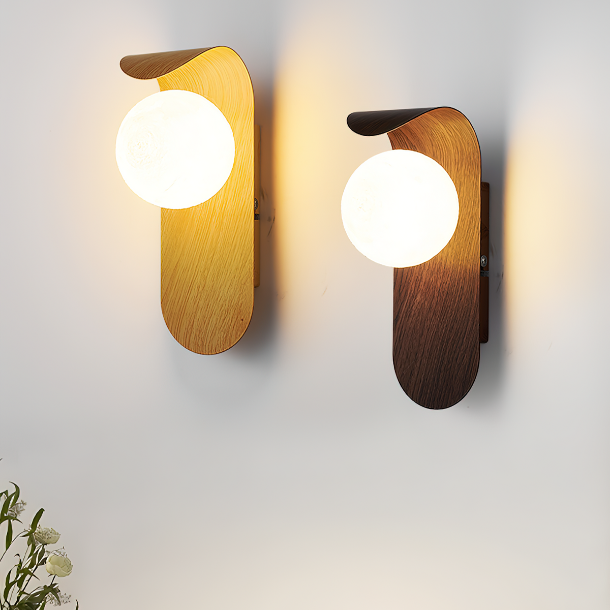 Exuro Wandleuchte für den Innenbereich aus Holzfarbe / Walnussfarben