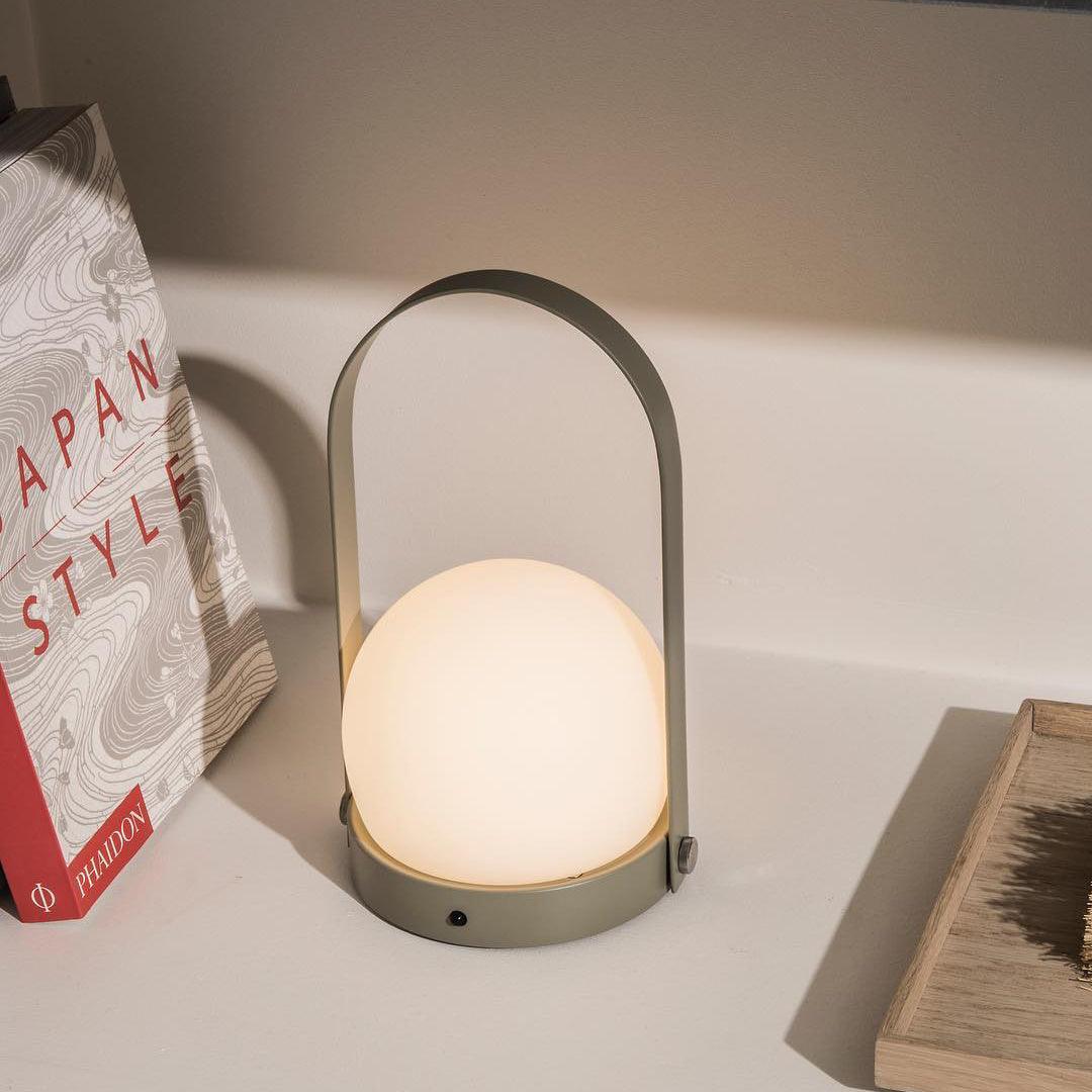 Zenon Glas Minimalistische Tischleuchte