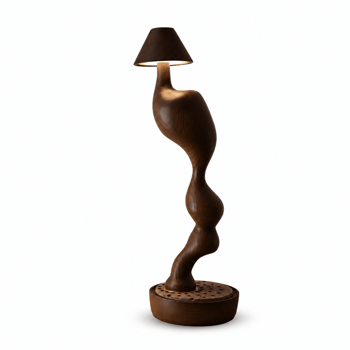 Carved Tischlampe mit Holzkordel