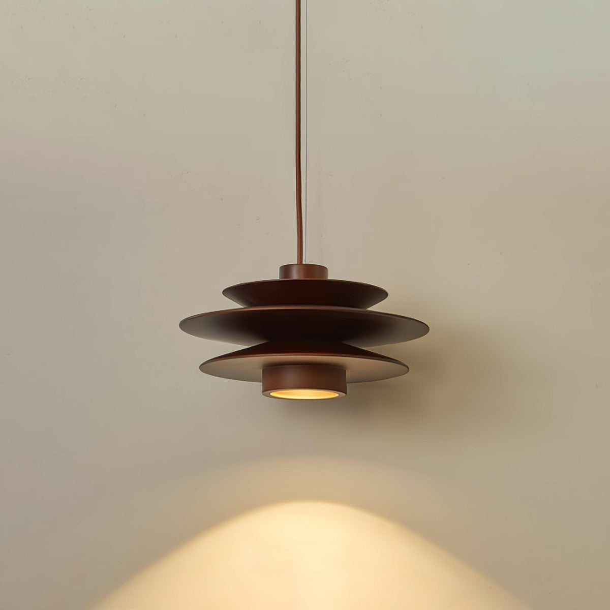 Elorda Pendelleuchte aus Holz im Retro-Stil