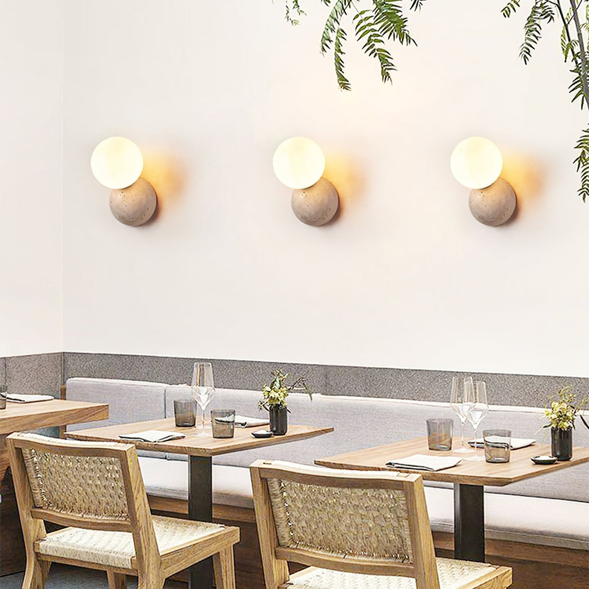 Cethair Travertine-Wandleuchte