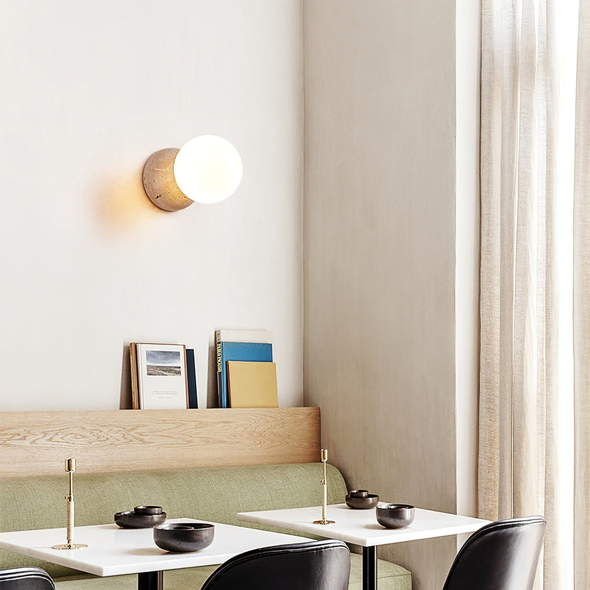 Cethair Travertine-Wandleuchte