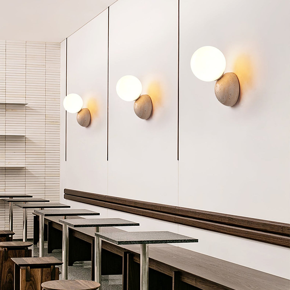 Cethair Travertine-Wandleuchte
