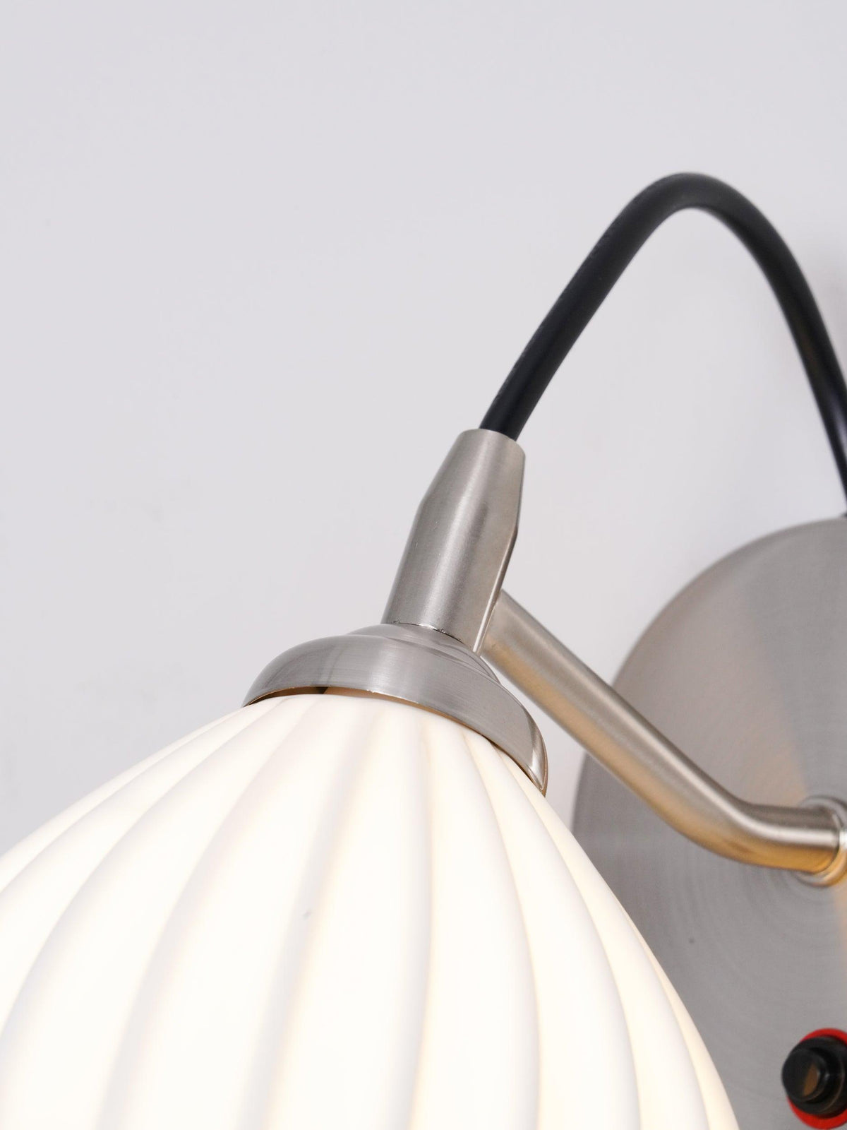 Zotalisra moderne minimalistische gerippte Keramik-Wandleuchte