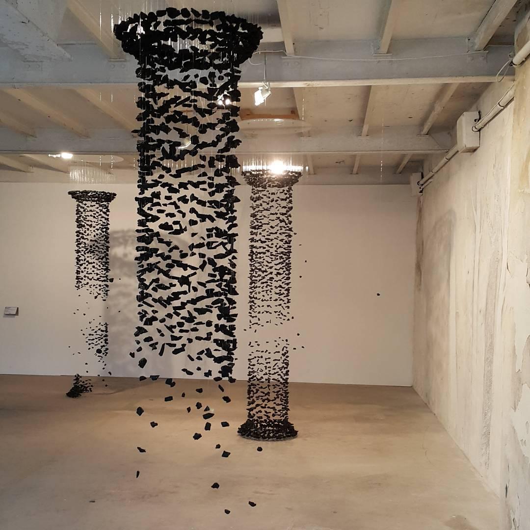 Vaelior Kronleuchter aus Schwarzem Stein im Postmodern-Luxus-Stil