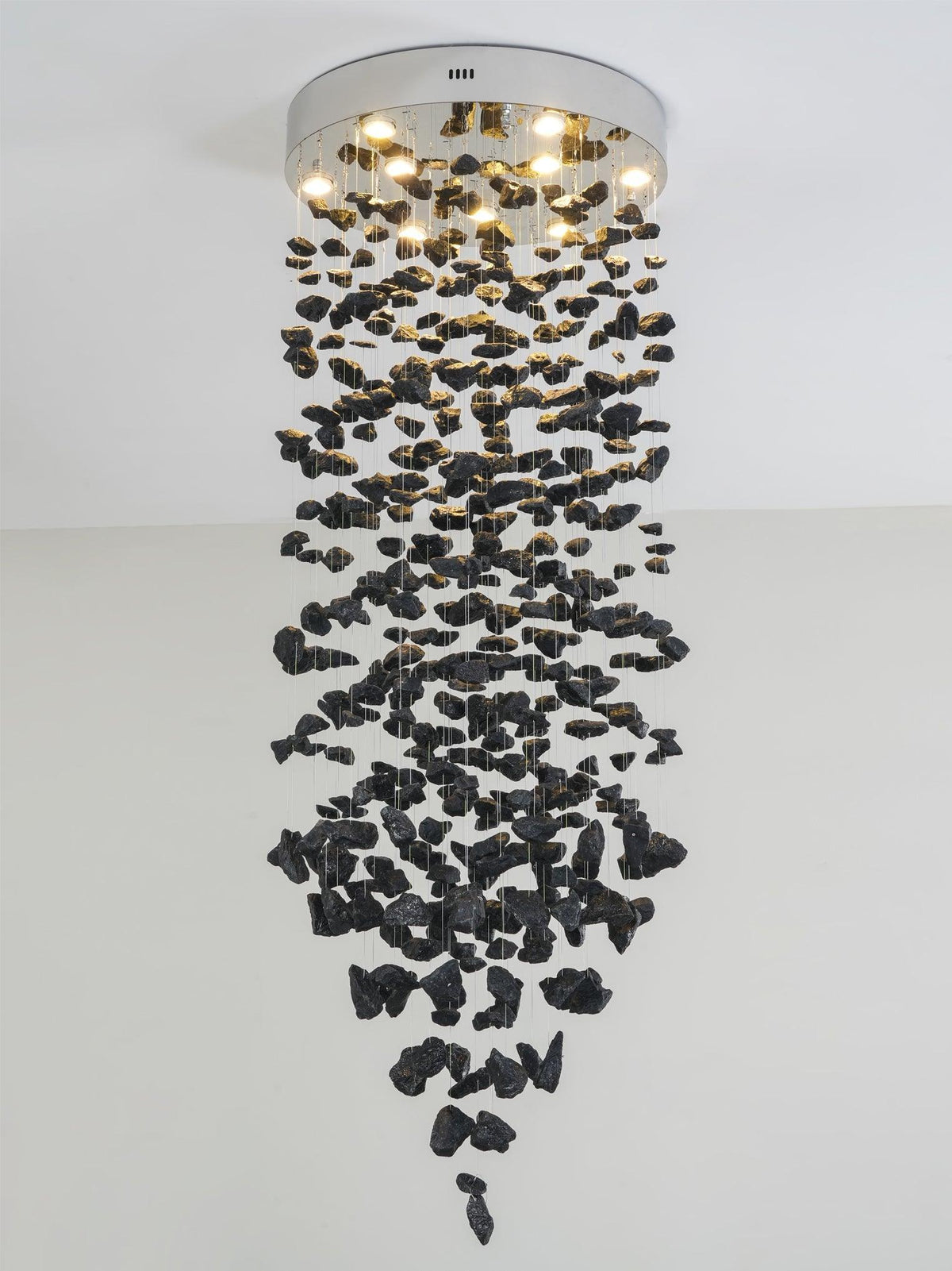 Marinelle Charcoal Stone Sculptural Kronleuchter Buchstabe M bis R