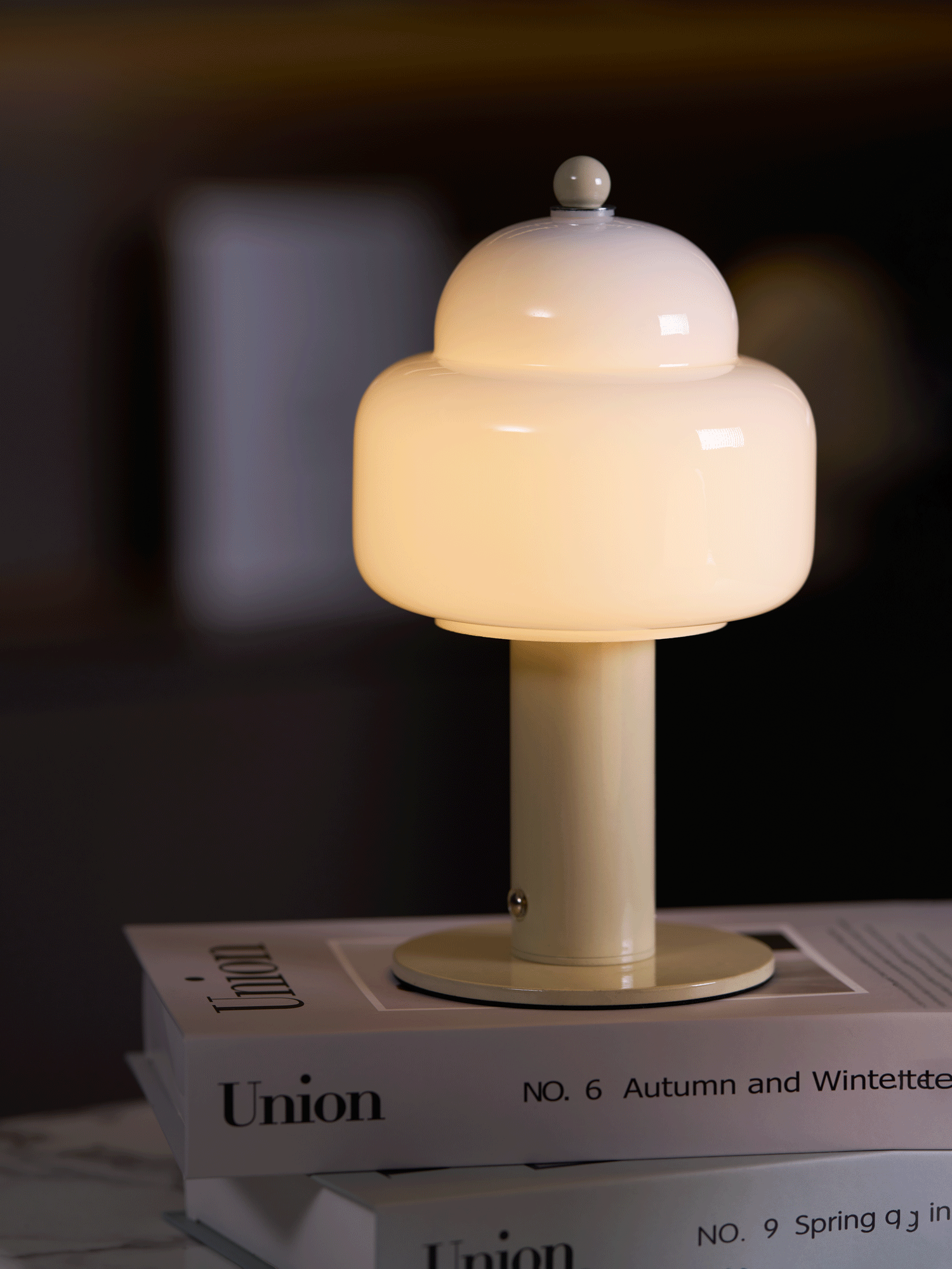 Avenaella moderne Tischleuchte