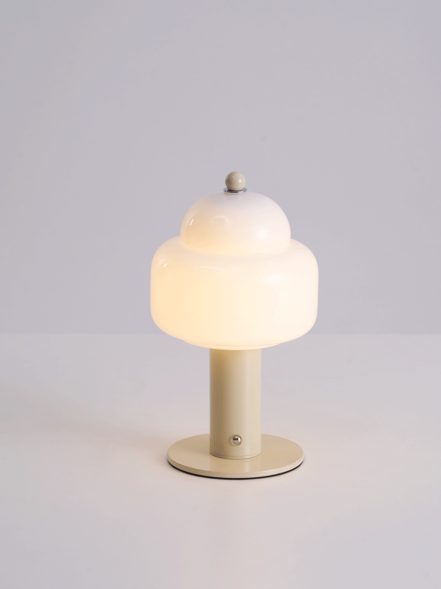 Avenaella moderne Tischleuchte