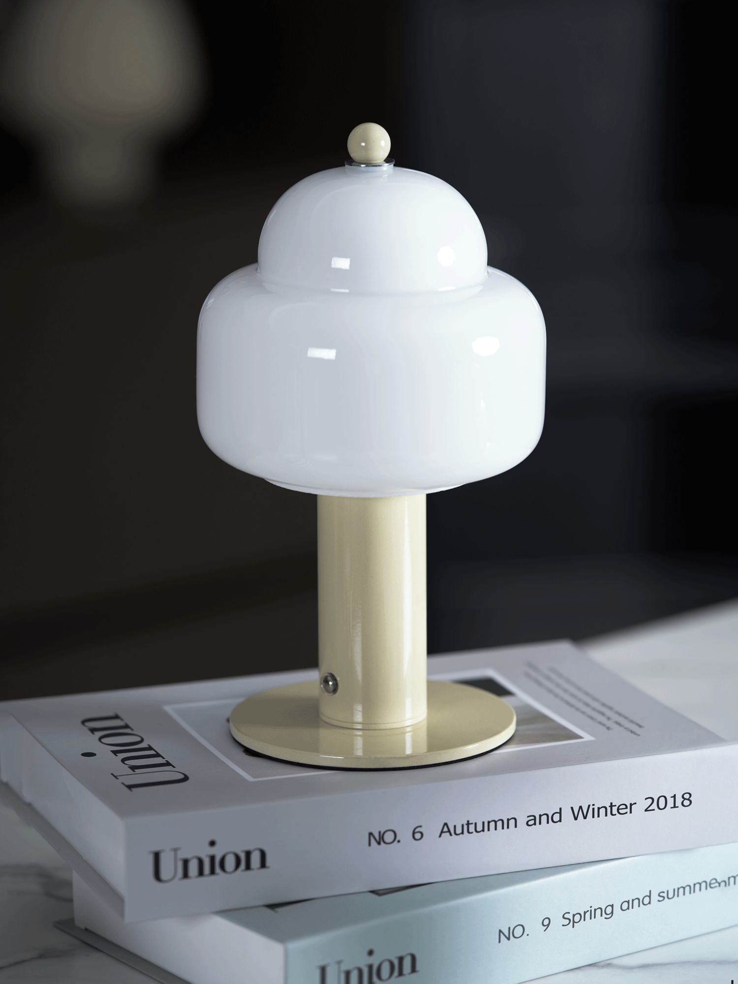 Avenaella moderne Tischleuchte