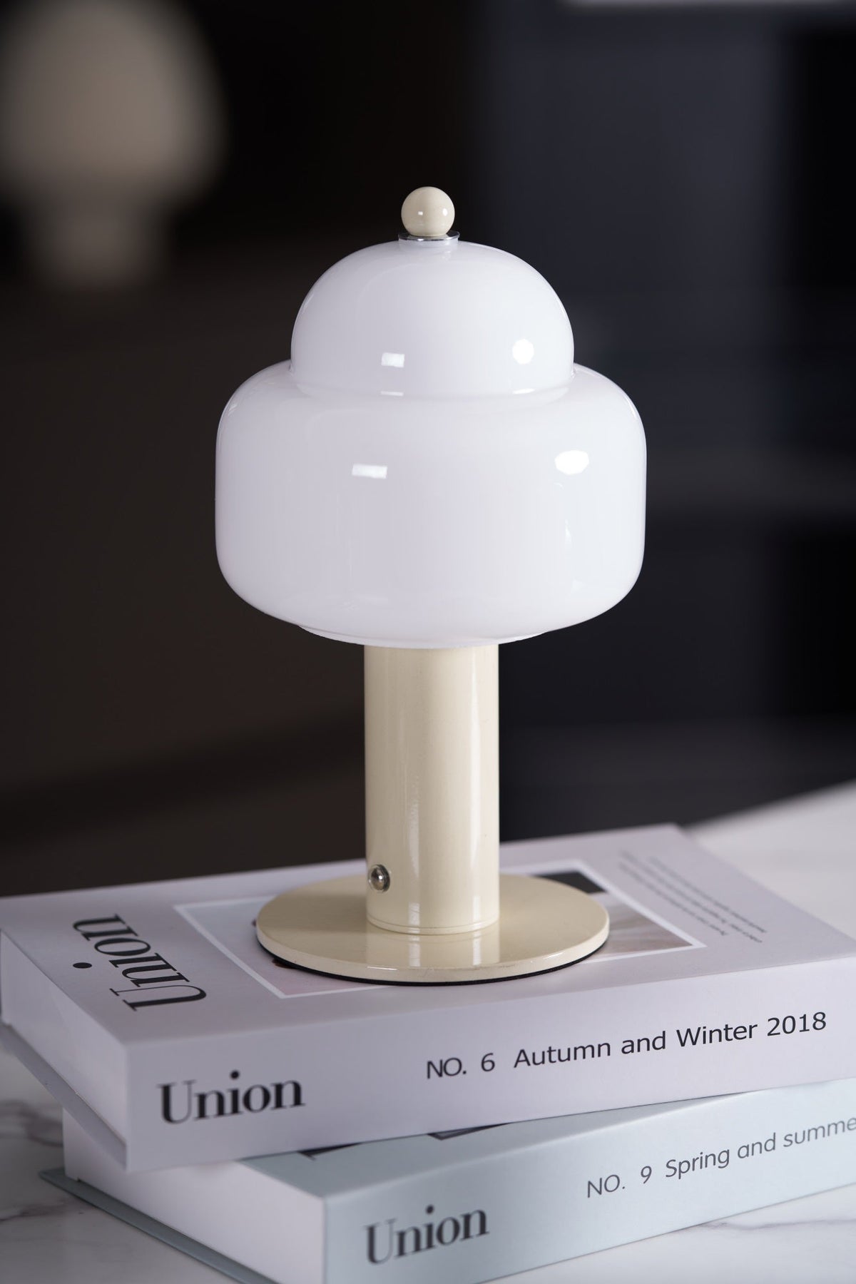 Avenaella moderne Tischleuchte