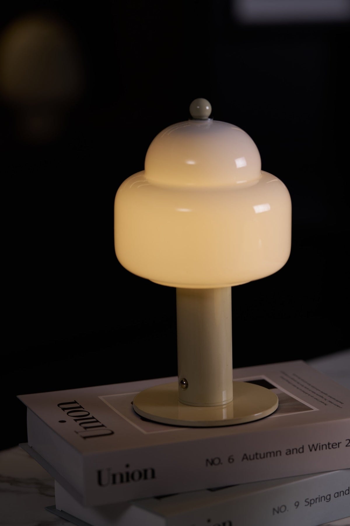 Avenaella moderne Tischleuchte