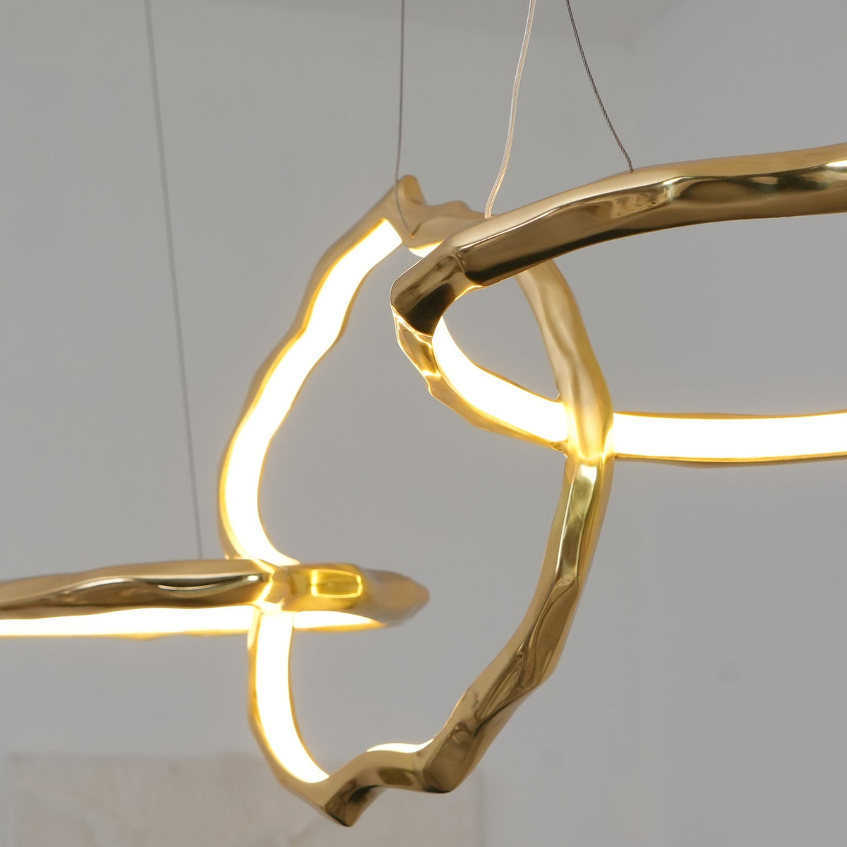Aballs Kronleuchter Cloud Rings Series in Messing