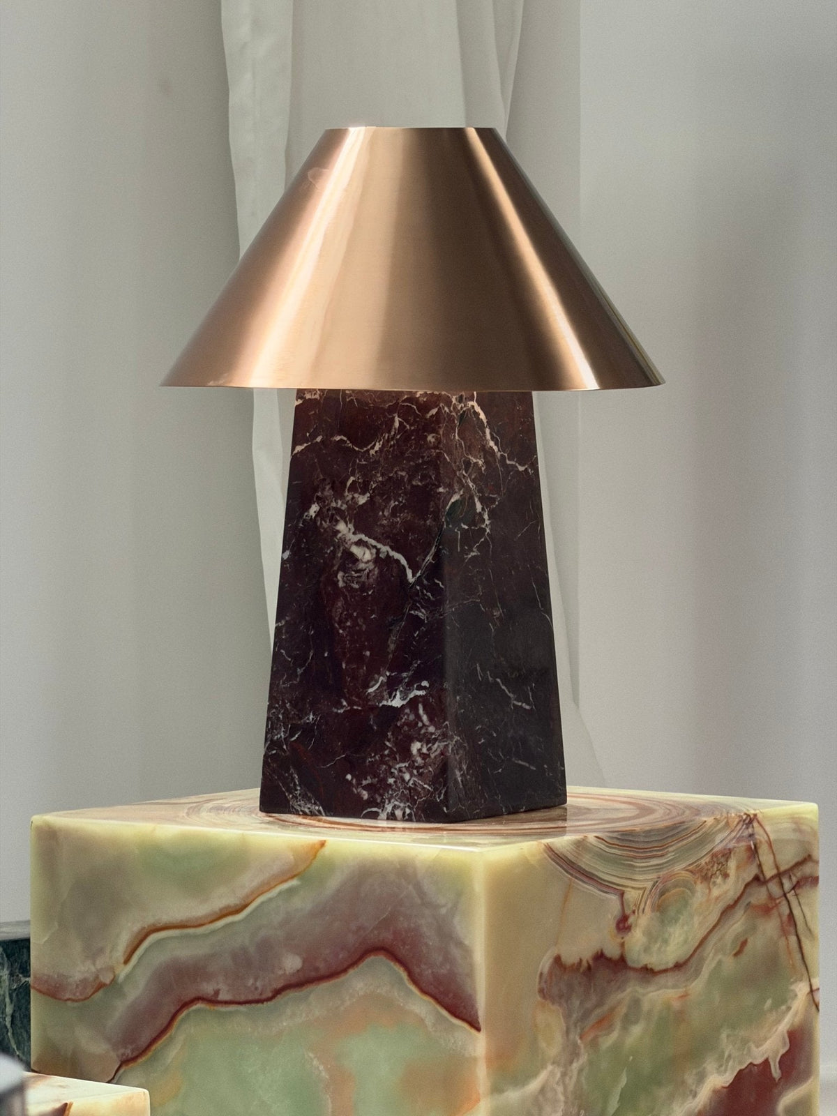 Conic Tischleuchte aus Marmor