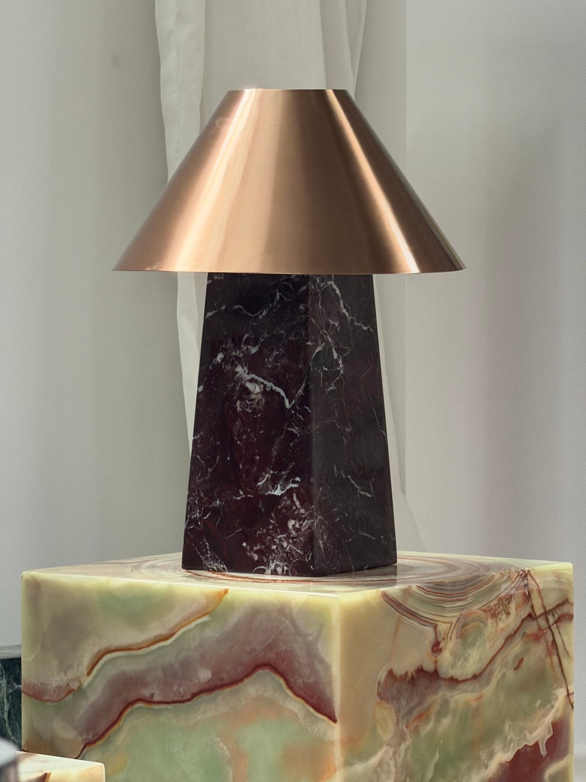 Conic Tischleuchte aus Marmor