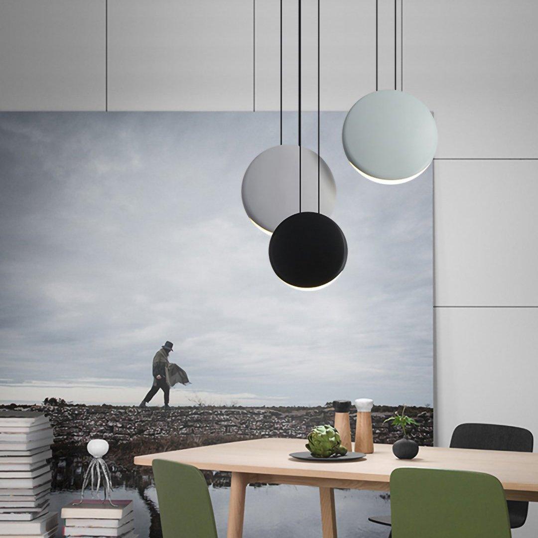 Mirellare Kunstharz-Pendelleuchte mit künstlerischem Design