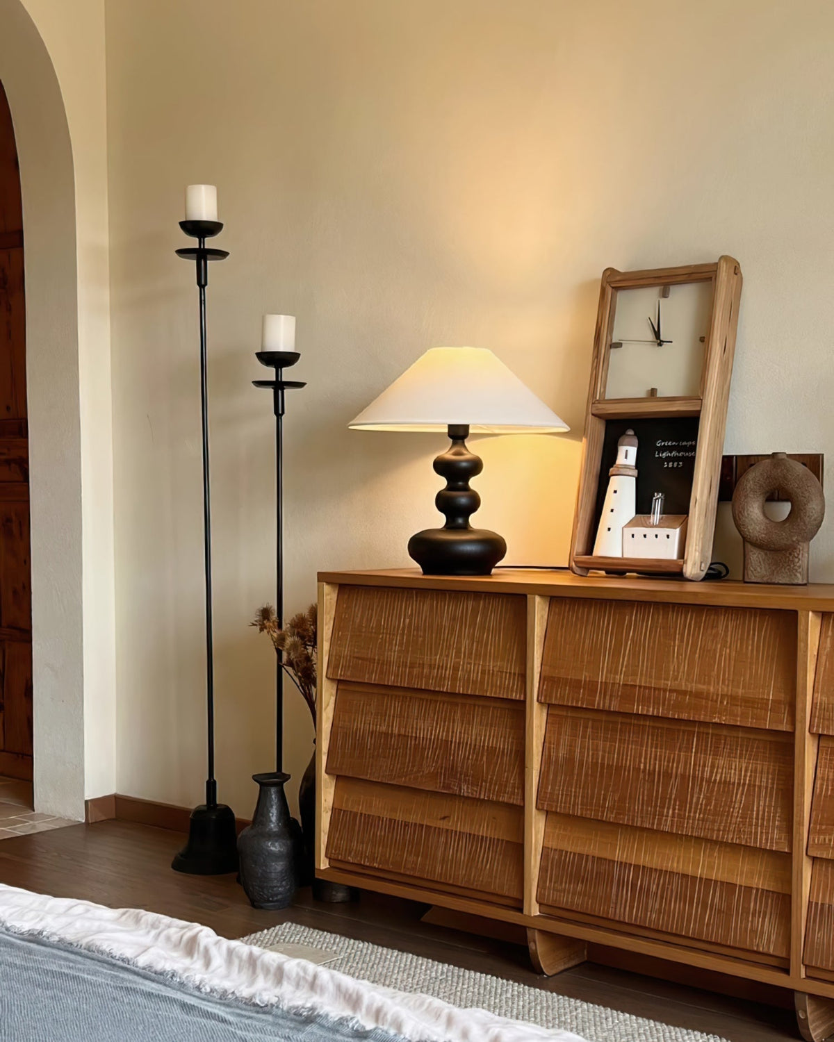 Vominex Tischleuchte aus Holz und Stoff im Vintage-Stil