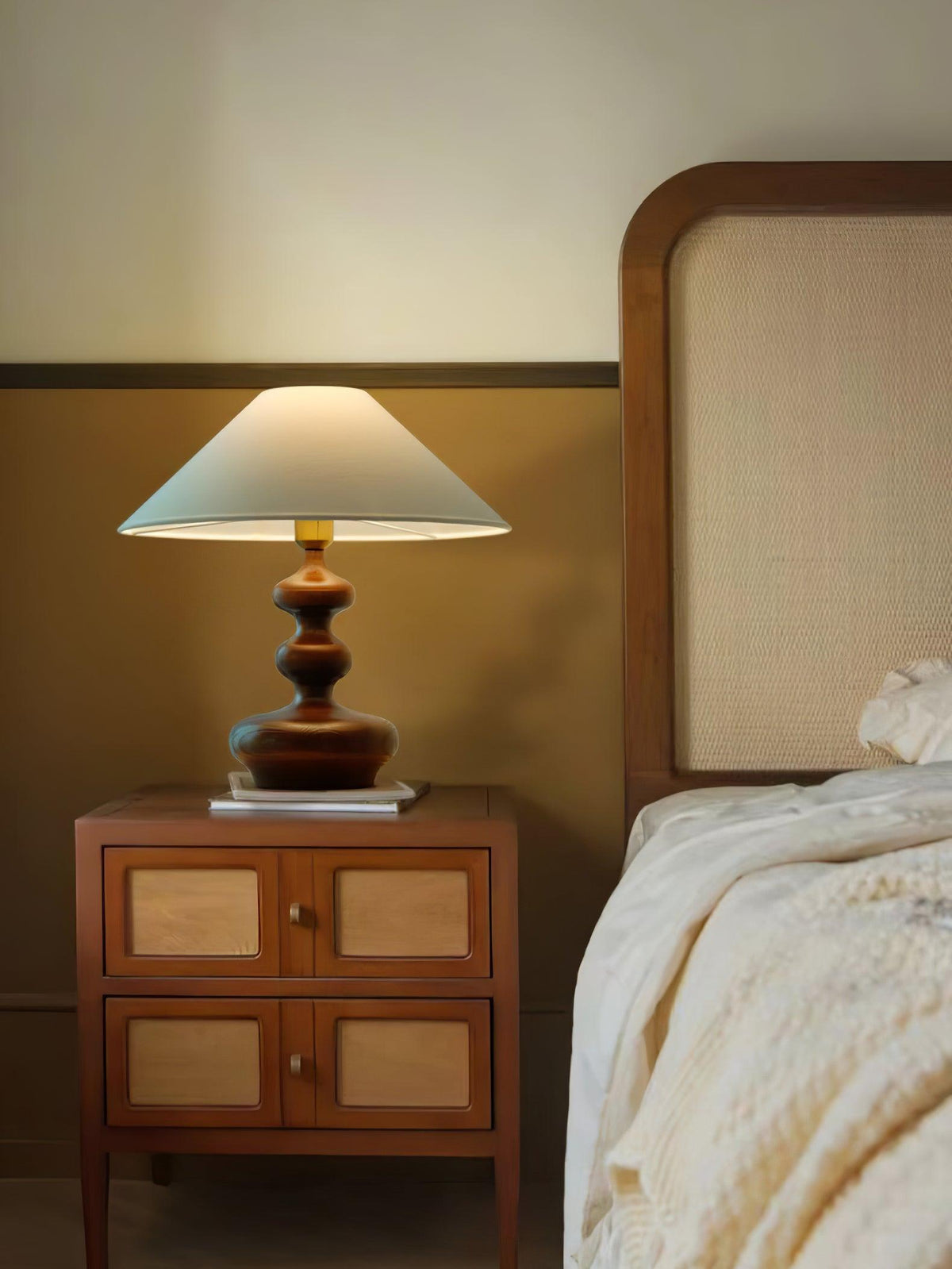 Vominex Tischleuchte aus Holz und Stoff im Vintage-Stil