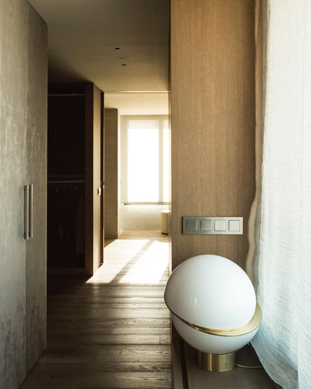 Solaria futuristische Tischleuchte