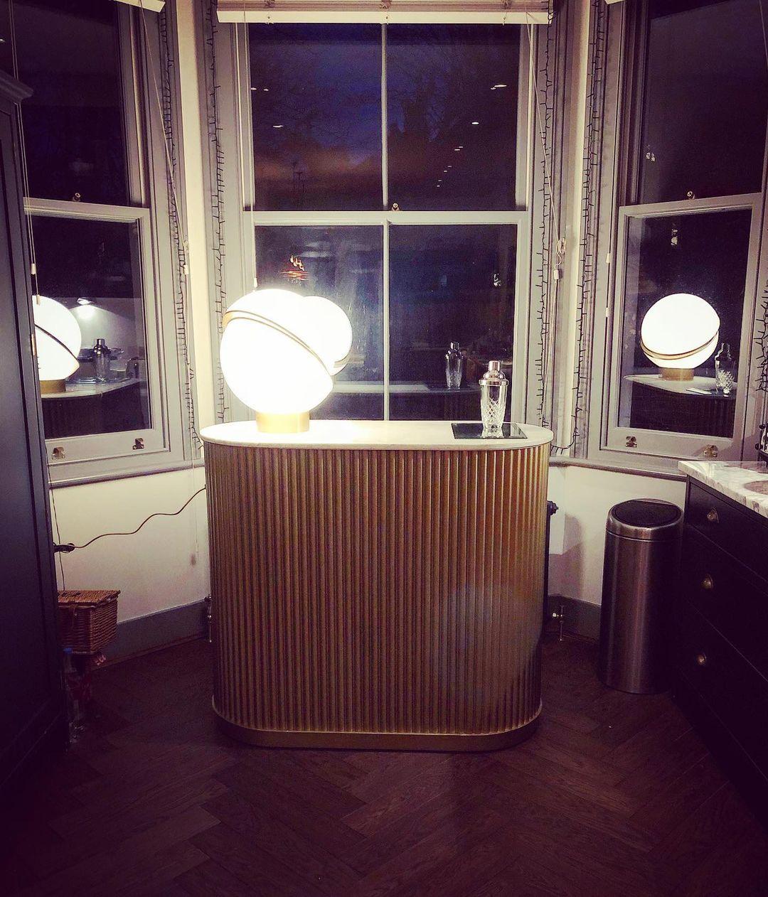 Solaria futuristische Tischleuchte