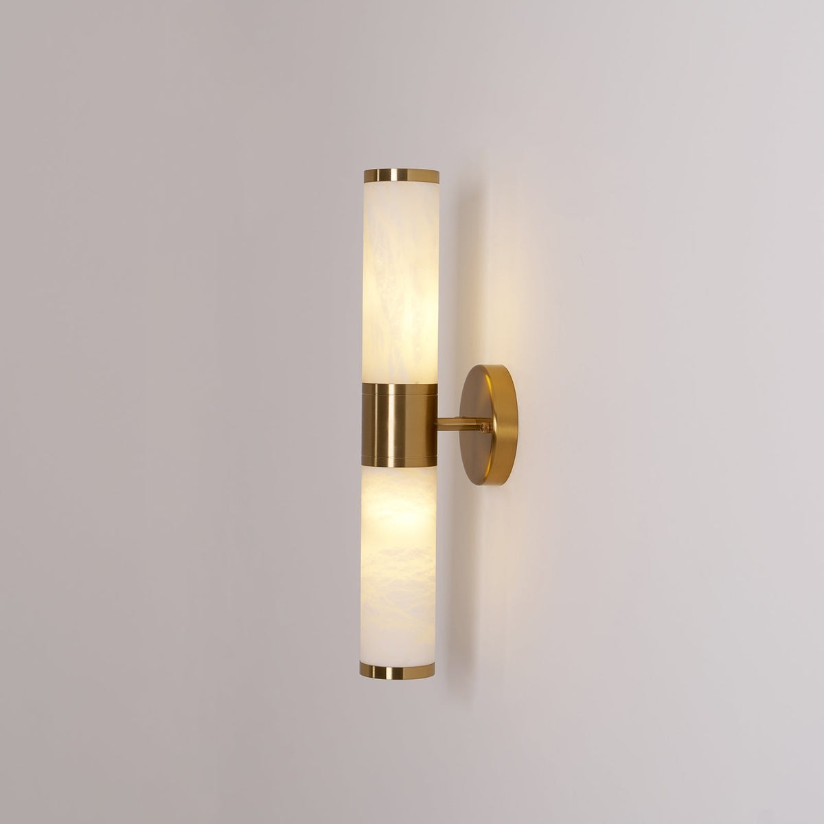 Tira Minimalistische Wandleuchte aus Alabaster