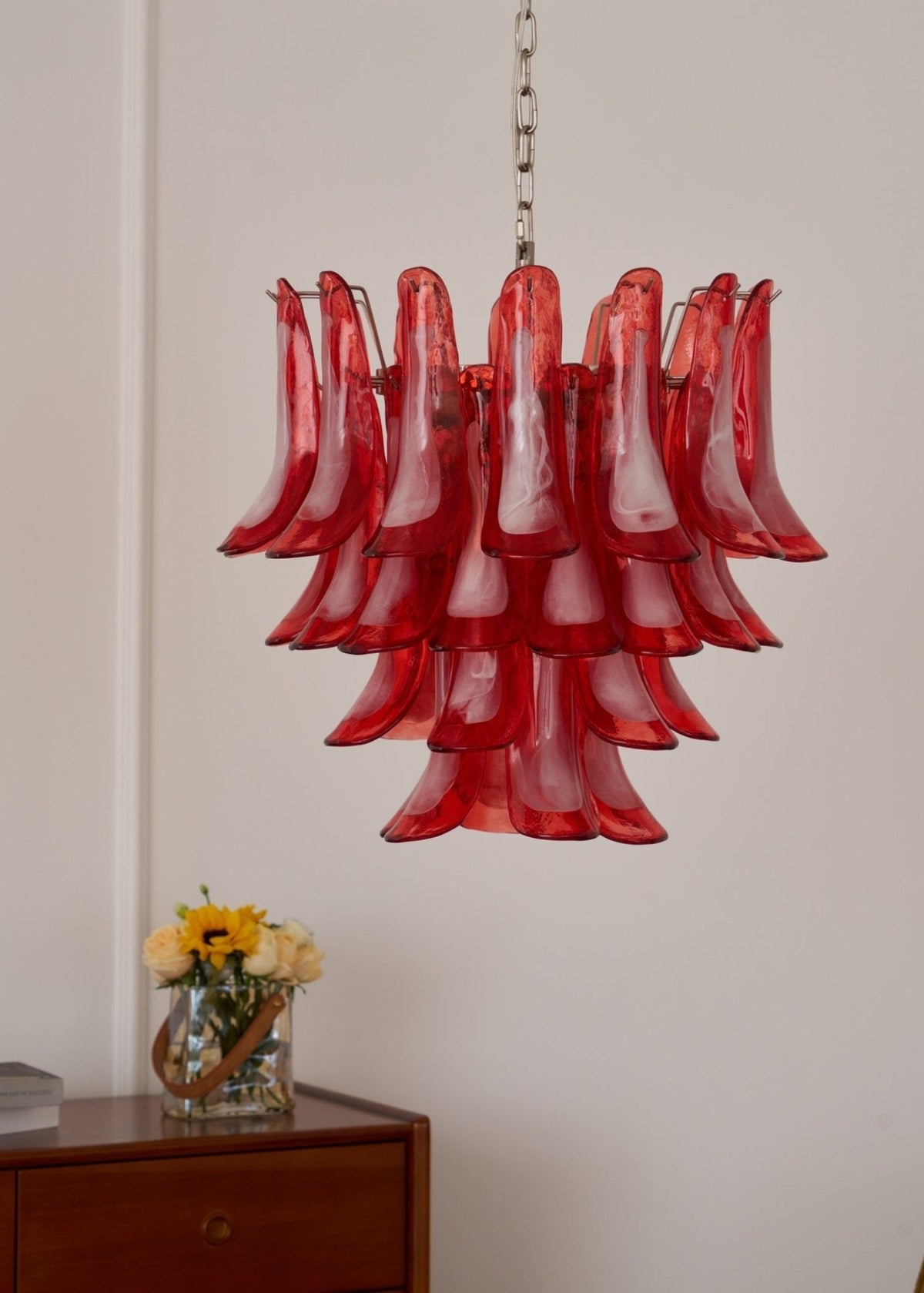 Celoelle Kronleuchter Karmesin Murano-Glasblüten geschichtet Vintage