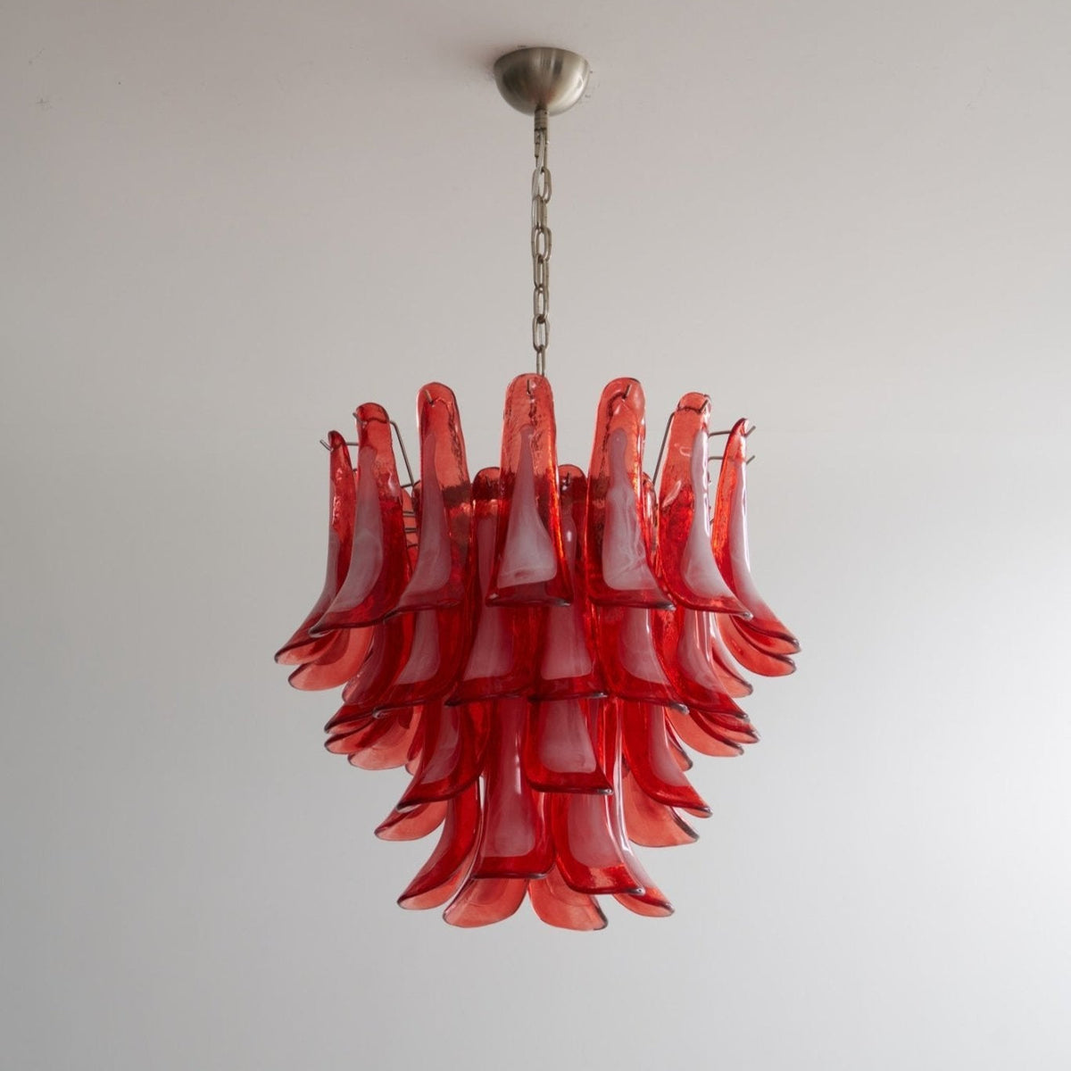 Celoelle Kronleuchter Karmesin Murano-Glasblüten geschichtet Vintage