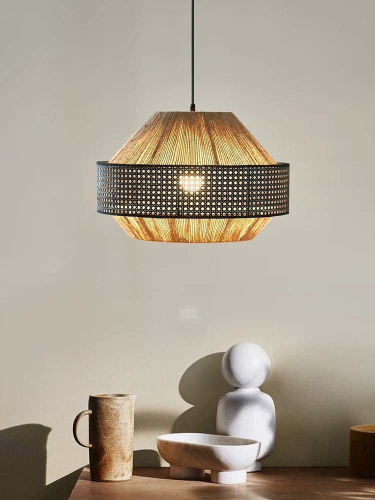 Avelmere Pendelleuchte aus geflochtenem Rattan